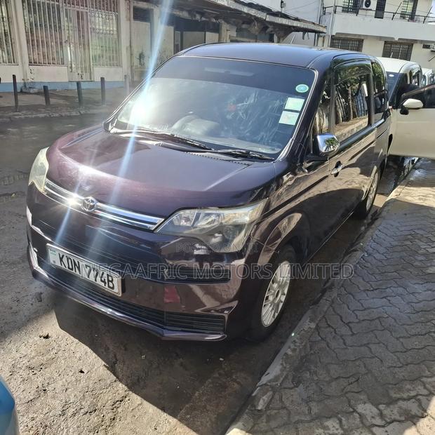 Toyota Spade 1.5 2016 Brown