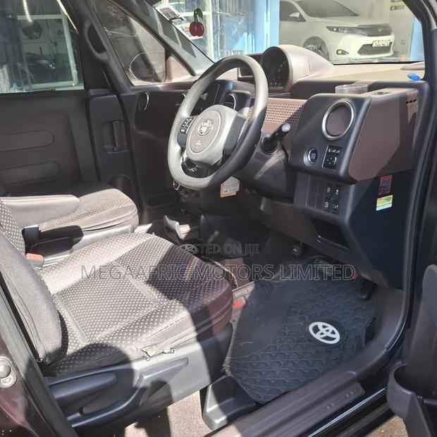 Toyota Spade 1.5 2016 Brown