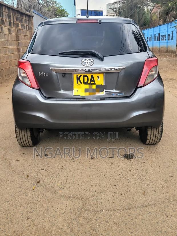 Toyota Vitz 2014 Gray
