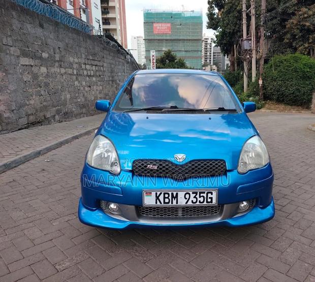 Toyota Vitz 2004 Blue