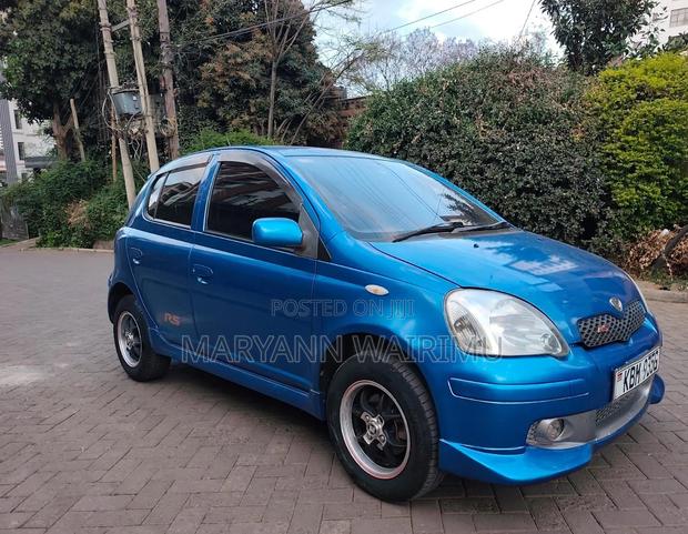 Toyota Vitz 2004 Blue