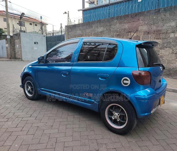 Toyota Vitz 2004 Blue