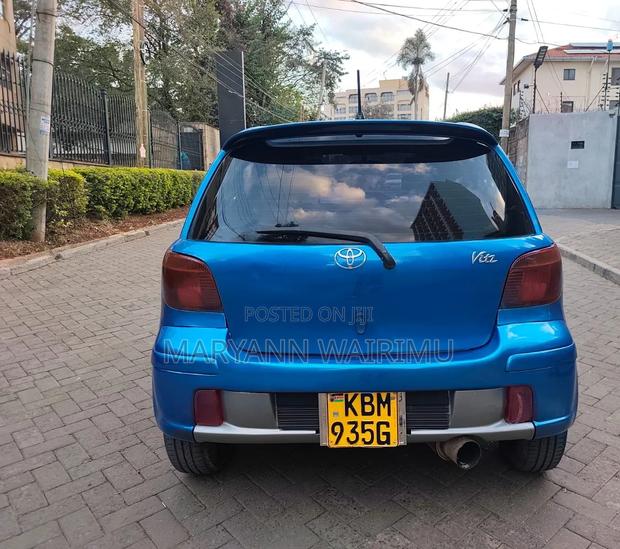 Toyota Vitz 2004 Blue