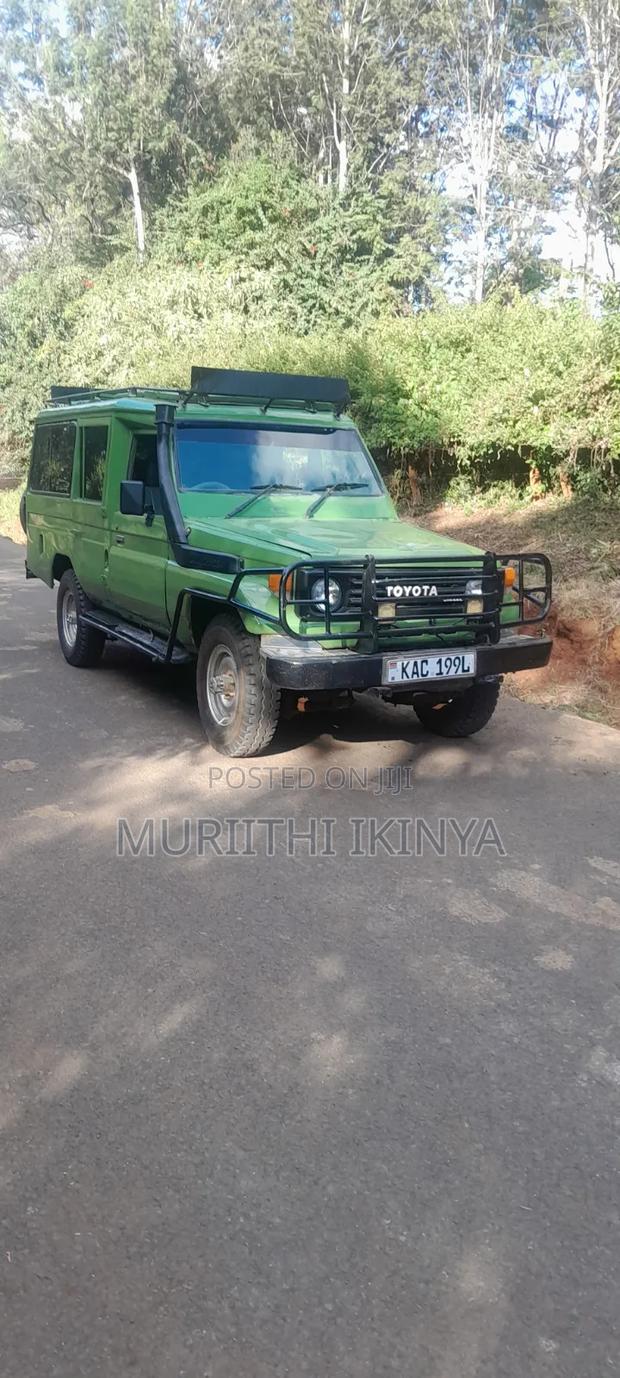 Toyota Land Cruiser 2000 Green