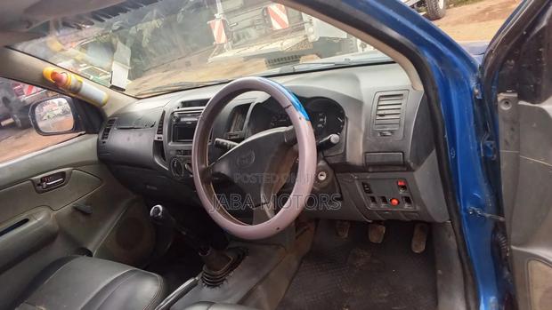 Toyota Hilux 2012 Blue