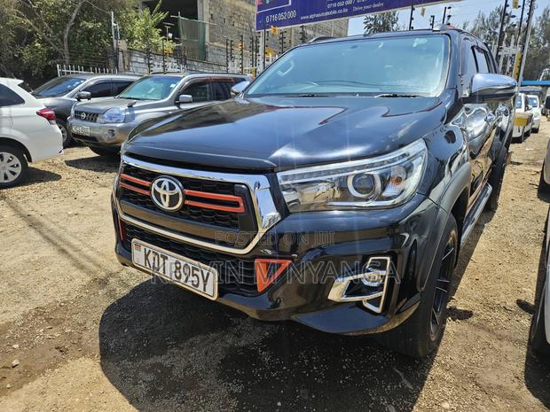 Toyota Hilux Revo Double Cab Deisel 2.4 RWD 2019 Black