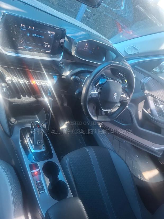 Peugeot 2008 1.2 PureTech (100 Hp) 2020 Silver