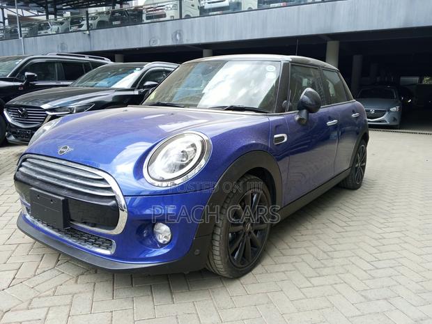 Mini Cooper 2019 Blue