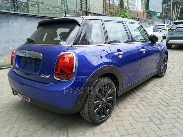 Mini Cooper 2019 Blue