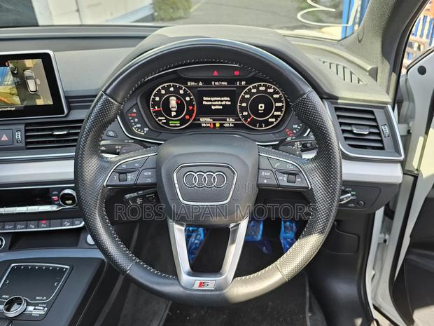 Audi Q5 2.0T Premium AWD quattro 2019 White