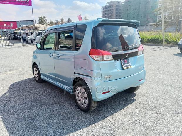 Mitsubishi Delica 2015 Blue