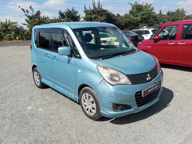 Mitsubishi Delica 2015 Blue