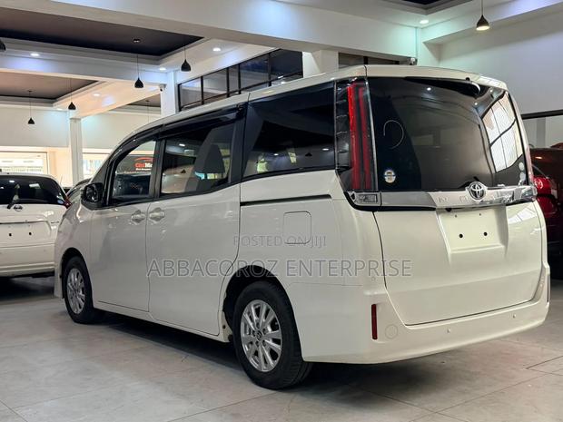 Toyota Noah 2020 White
