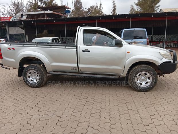Toyota Hilux 2016 Silver