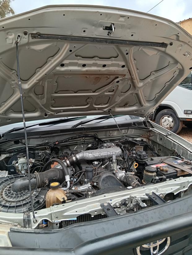 Toyota Hilux 2016 Silver