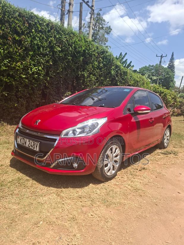 Peugeot 208 2018 Red