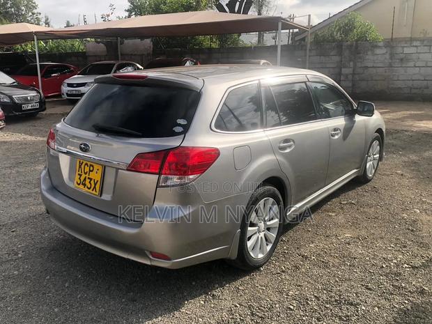 Subaru Legacy 2.5i Limited 2011 Gray