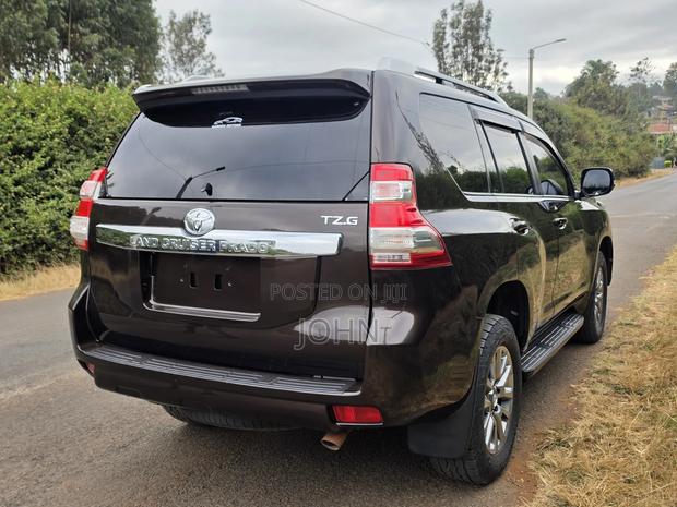 Toyota Land Cruiser Prado 2.8 2017 Burgundy