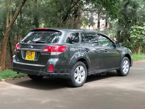 Subaru Outback 2010 Black