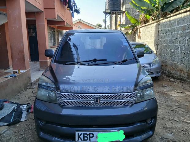 Toyota Voxy 2005 Gray