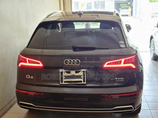 Audi Q5 2.0T Tech Premium AWD quattro 2018 Gray