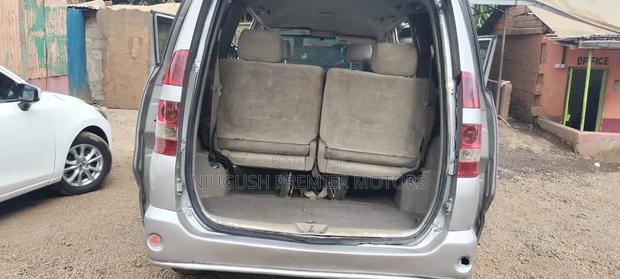 Toyota Noah 2004 Silver