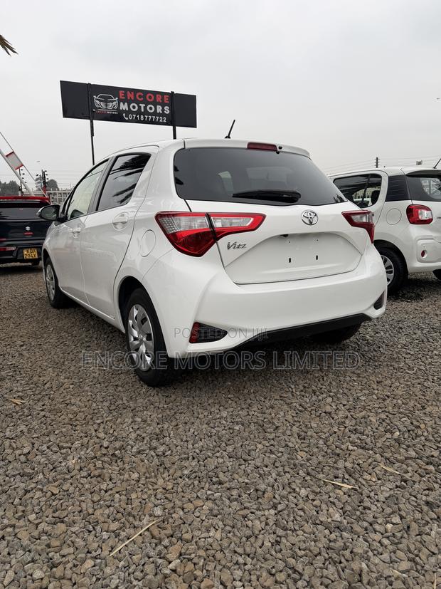Toyota Vitz 1.0 FWD 5dr 2019 White