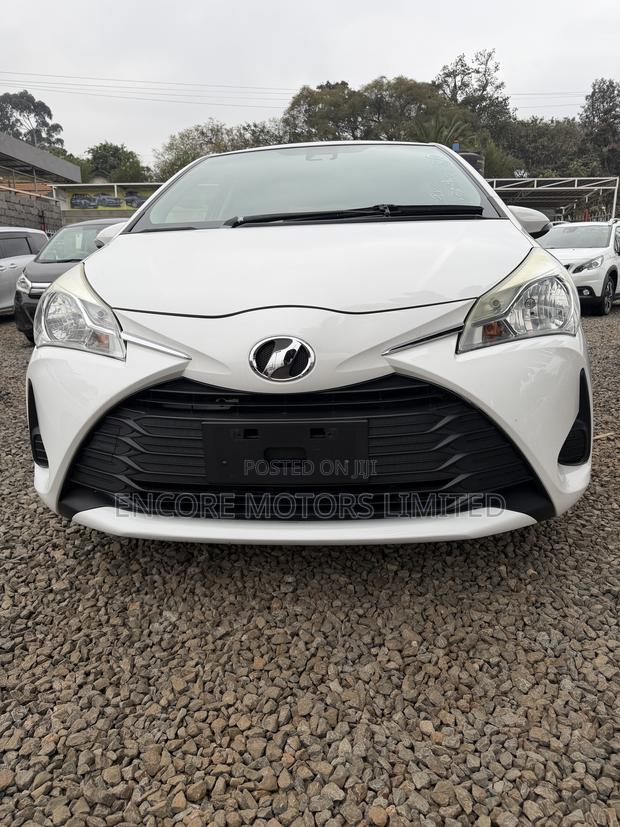 Toyota Vitz 1.0 FWD 5dr 2019 White