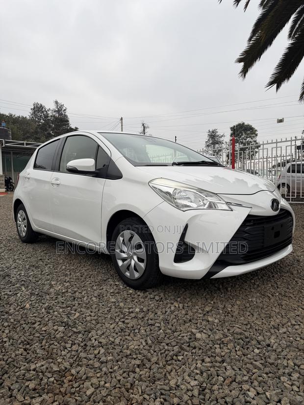 Toyota Vitz 1.0 FWD 5dr 2019 White