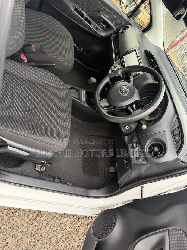 Toyota Vitz 1.0 FWD 5dr 2019 White