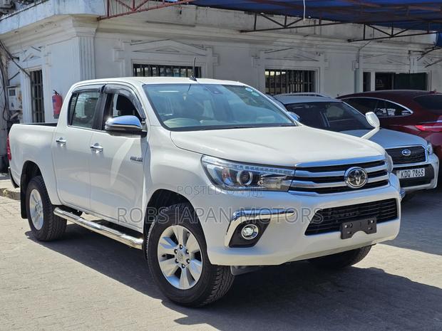 Toyota Hilux 2019 Off white