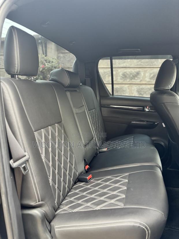 Toyota Hilux 2019 Black