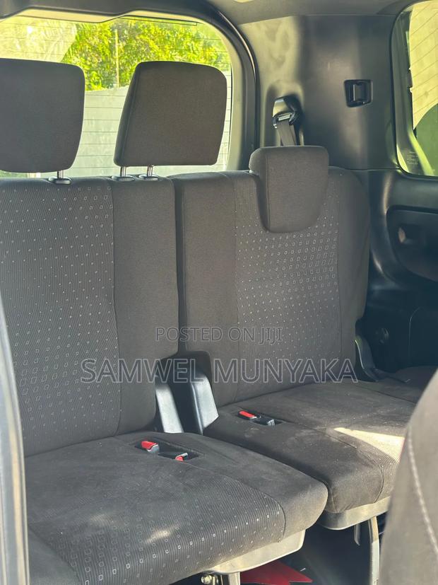 Toyota Noah 2019 Pearl
