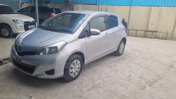 Toyota Vitz 1.0 FWD 5dr 2013 Silver