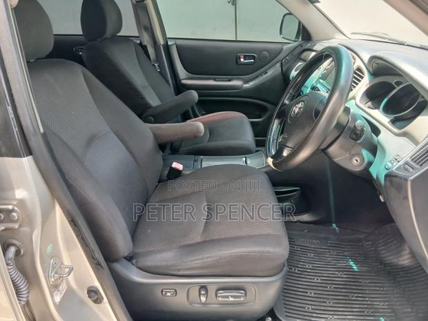 Toyota Kluger 2006 Silver