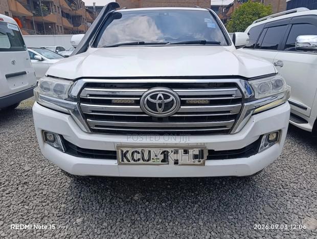 Toyota Land Cruiser 2012 Pearl
