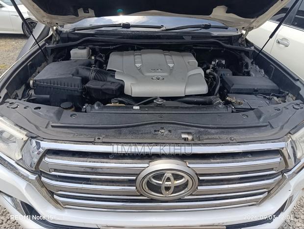 Toyota Land Cruiser 2012 Pearl