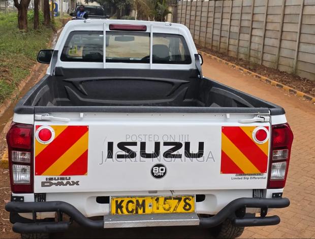 Isuzu D-MAX 2017 White