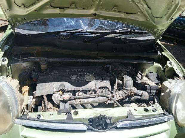 Toyota Sienta 2010 Green