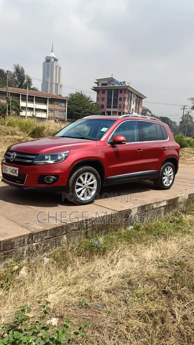 Volkswagen Tiguan SE 4Motion 2011 Red