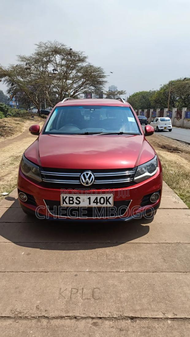 Volkswagen Tiguan SE 4Motion 2011 Red