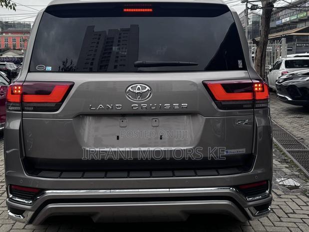 Toyota Land Cruiser LC300 2023 Brown