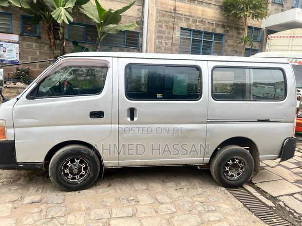 Nissan Caravan 2007 Silver