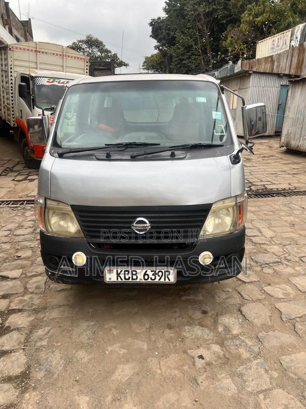 Nissan Caravan 2007 Silver