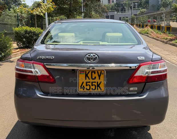 Toyota Premio 2014 Gray