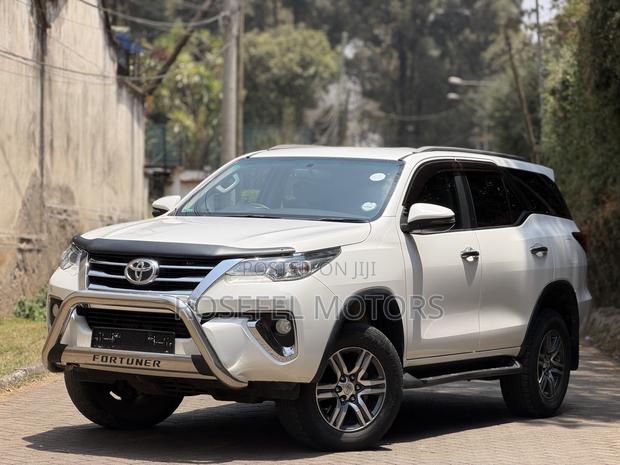 Toyota Fortuner 2.5 D AWD 2019 White