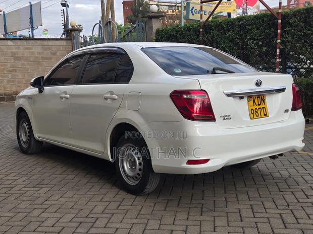 Toyota Axio 1.5 Hybrid 2WD 2016 White
