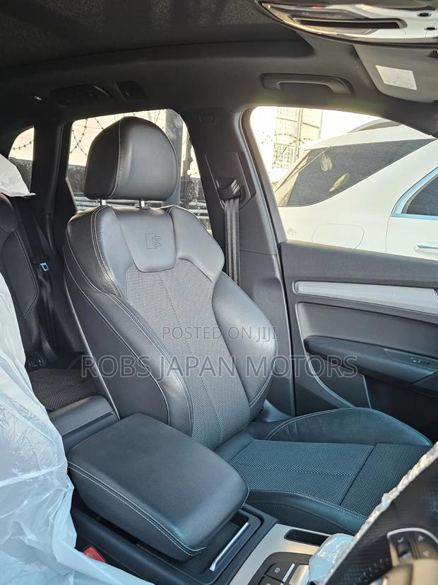 Audi Q5 2.0T Premium AWD quattro 2019 Blue