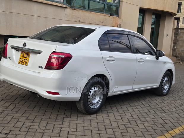 Toyota Axio 1.5 Hybrid 2WD 2016 White