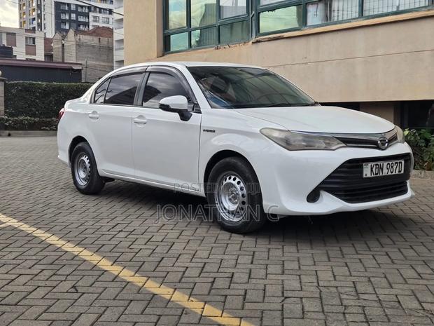 Toyota Axio 1.5 Hybrid 2WD 2016 White